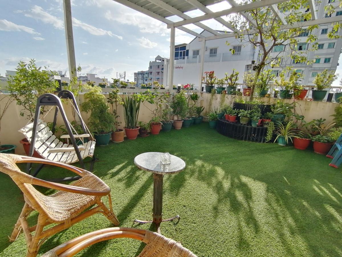 Holiday Season Motel Yangon Bagian luar foto