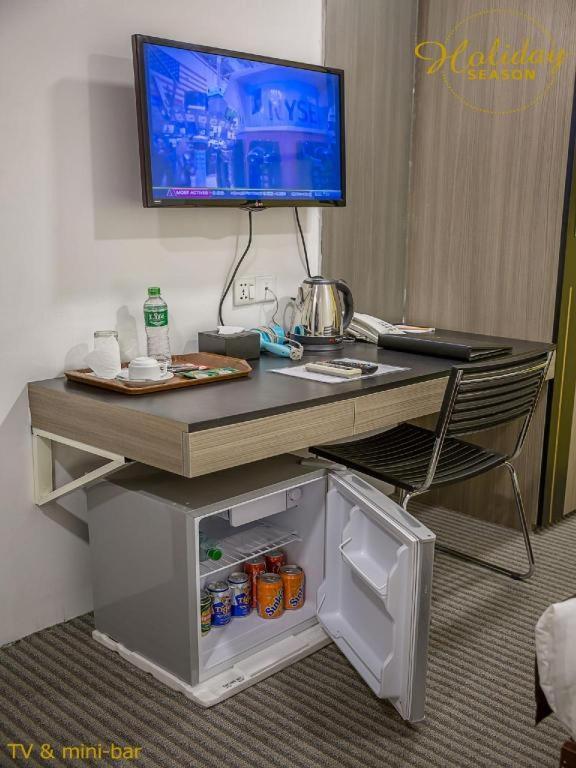 Holiday Season Motel Yangon Bagian luar foto