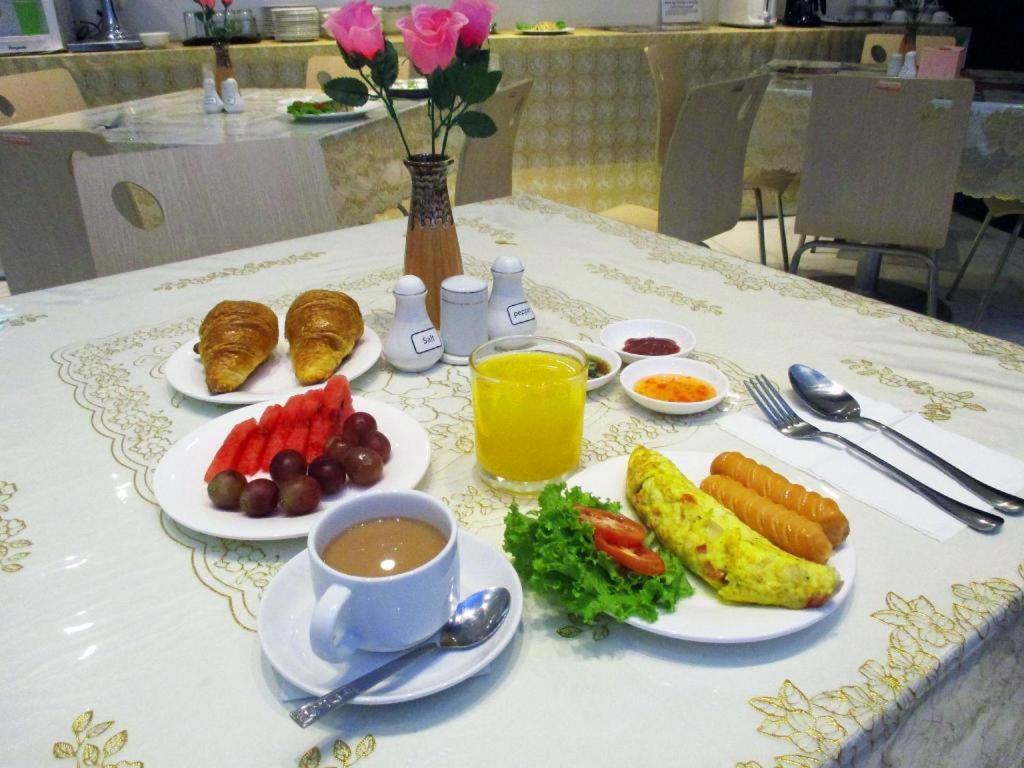 Holiday Season Motel Yangon Bagian luar foto