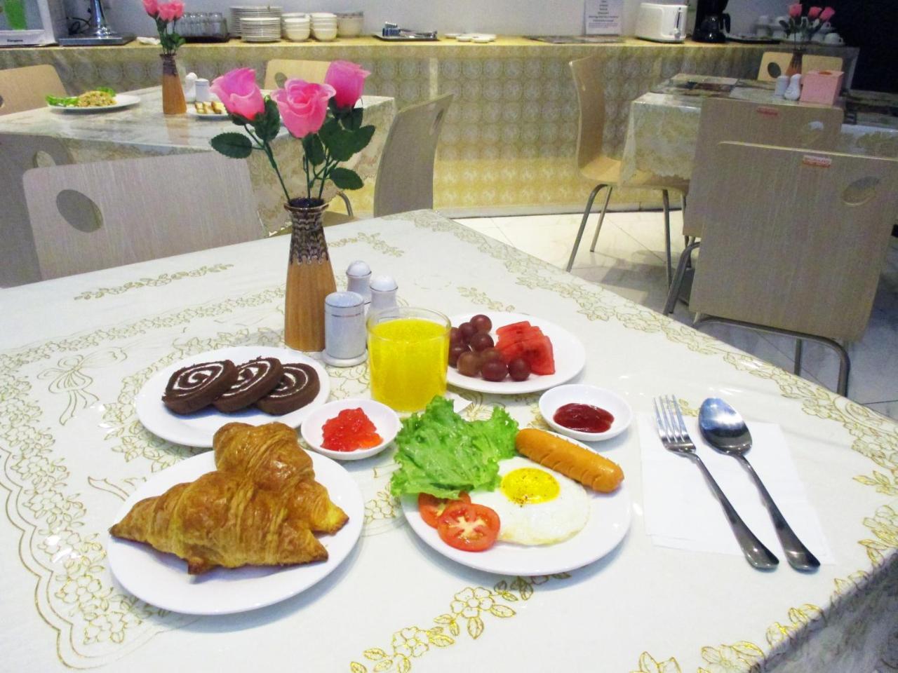 Holiday Season Motel Yangon Bagian luar foto