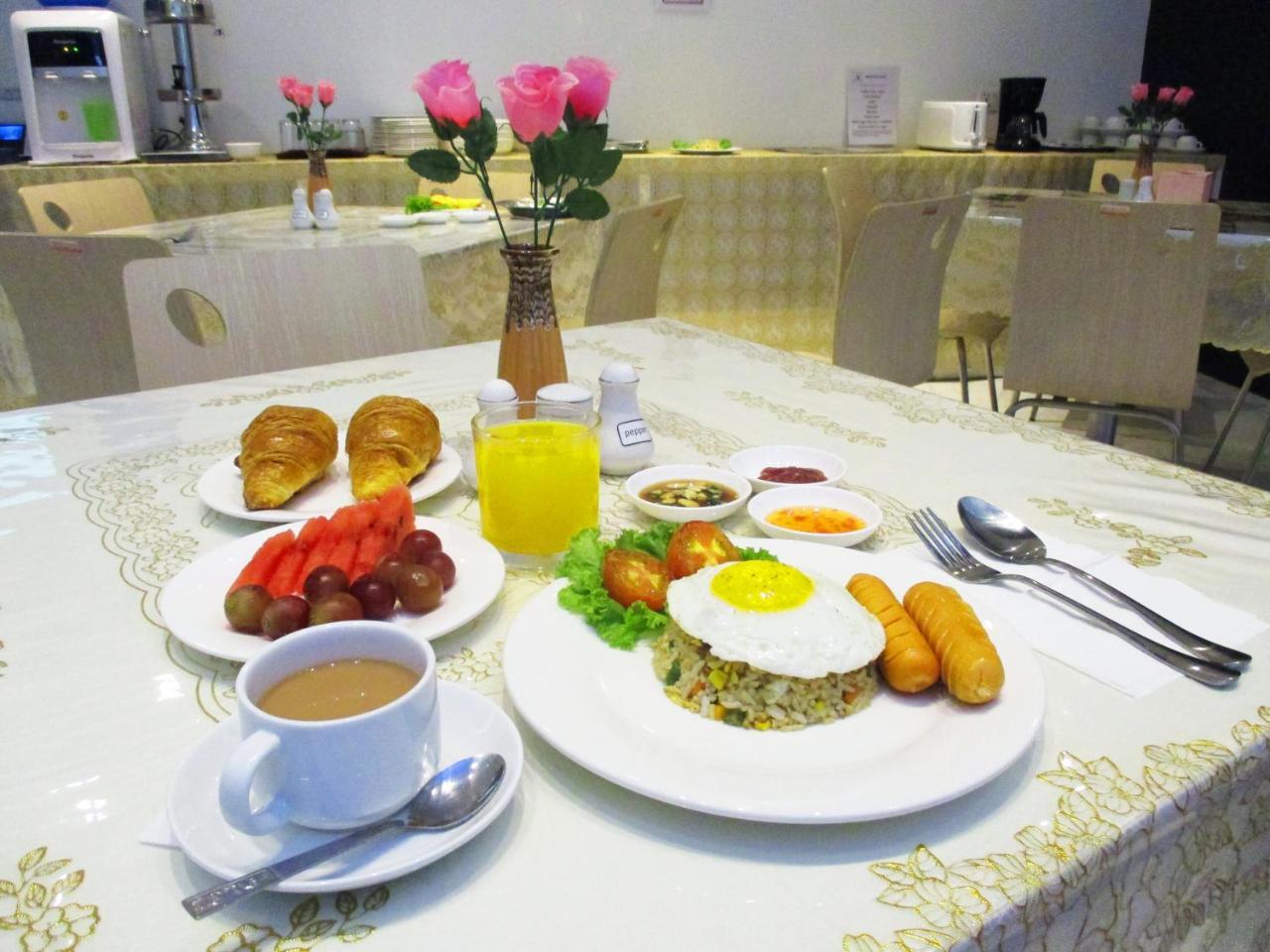 Holiday Season Motel Yangon Bagian luar foto