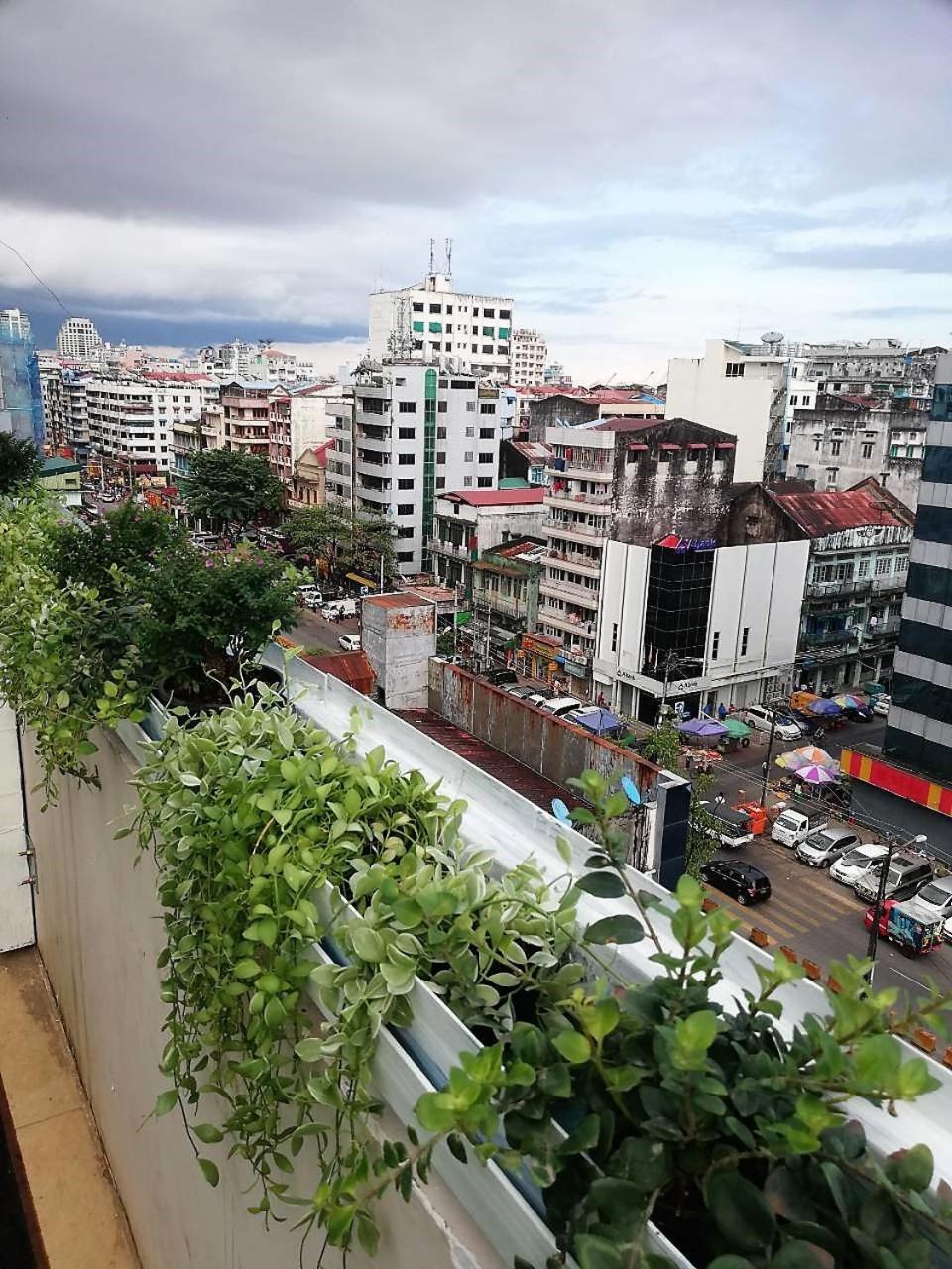 Holiday Season Motel Yangon Bagian luar foto